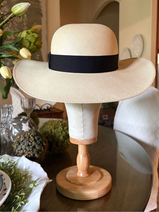 Modesto Wide Brim Straw Sun Hat with Black Band made in Ecuador NWOT